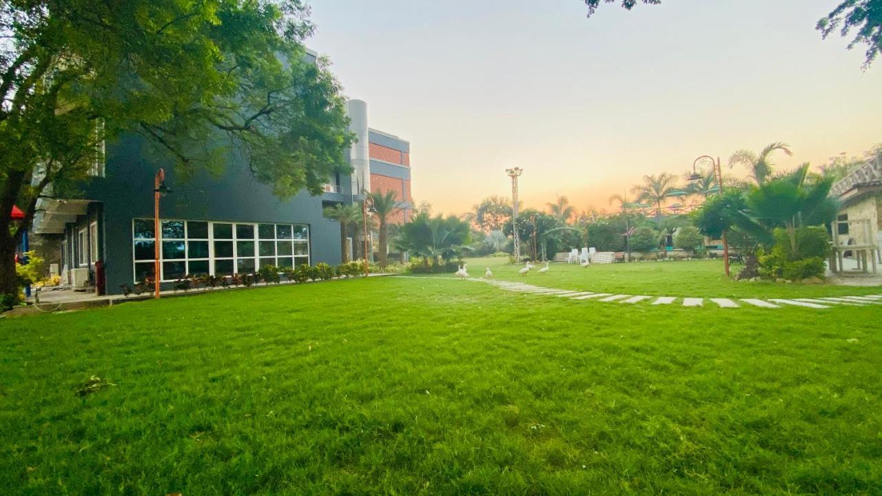 Krishna Riverside Resort Vasad المظهر الخارجي الصورة